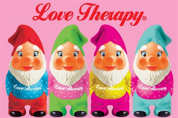 LOVE THERAPY, LA COLLEZIONE FIORUCCI PER I PROGETTI DELLA COOP "LA STRADA"