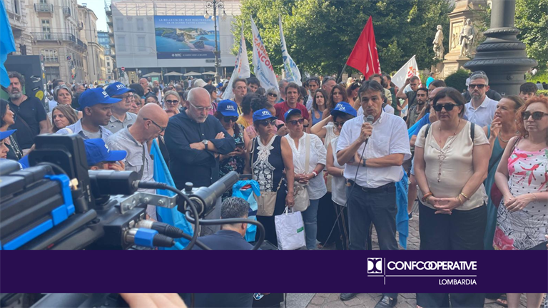 Cooperative sociali in piazza a Milano, 'adeguare le tariffe'